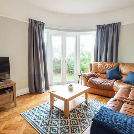 Ferienhaus Spacious, Smart Tv, Wi-fi, Balcony, Garden Bristol