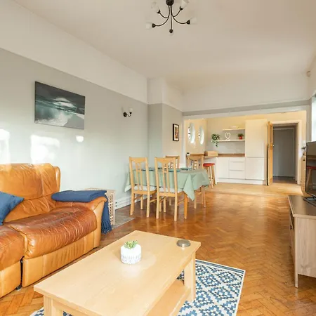 Spacious, Smart Tv, Wi-fi, Balcony, Garden *