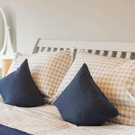 Spacious, Smart Tv, Wi-fi, Balcony, Garden