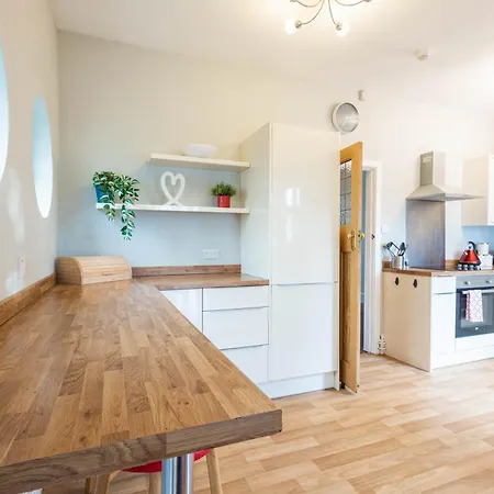 Spacious, Smart Tv, Wi-fi, Balcony, Garden *