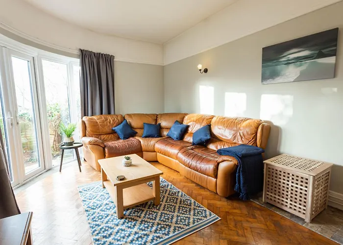 Spacious, Smart Tv, Wi-fi, Balcony, Garden Semesterbostad *