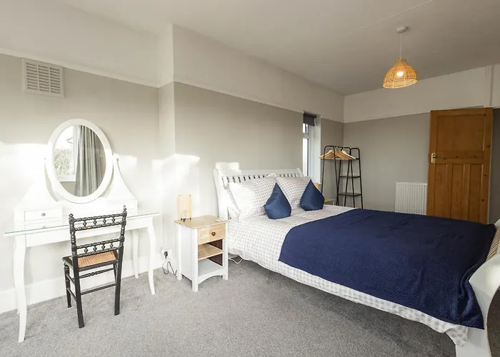 Semesterbostad Spacious, Smart Tv, Wi-fi, Balcony, Garden *