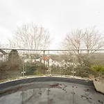 Spacious, Smart Tv, Wi-fi, Balcony, Garden