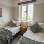 Сasa de vacaciones Spacious, Smart Tv, Wi-fi, Balcony, Garden *