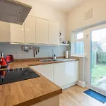 Spacious, Smart Tv, Wi-fi, Balcony, Garden