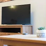 Spacious, Smart Tv, Wi-fi, Balcony, Garden Сasa de vacaciones *
