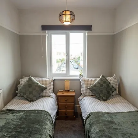 Vakantiehuis Spacious, Smart Tv, Wi-fi, Balcony, Garden Bristol