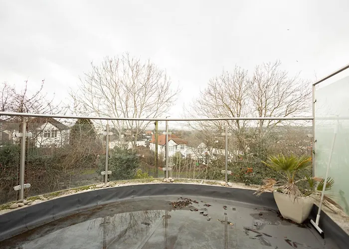 Spacious, Smart Tv, Wi-fi, Balcony, Garden