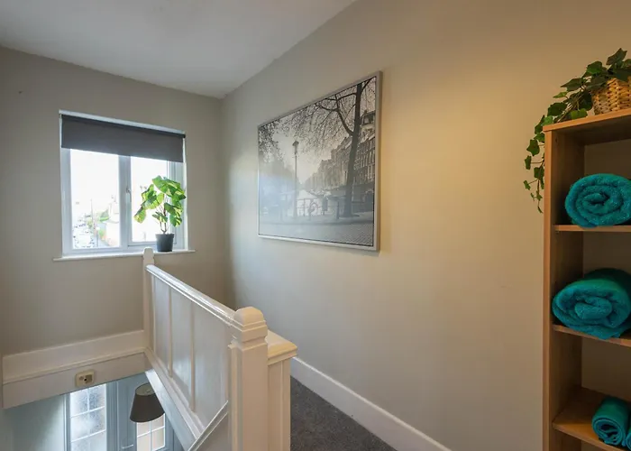 Spacious, Smart Tv, Wi-fi, Balcony, Garden