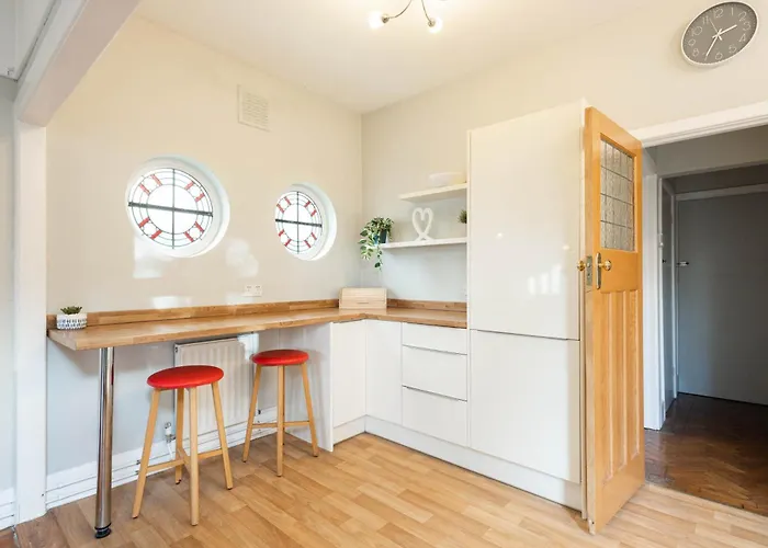 Dom wakacyjny Spacious, Smart Tv, Wi-fi, Balcony, Garden *